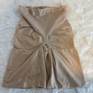 SPANX‎ Beige Power Series Shorts